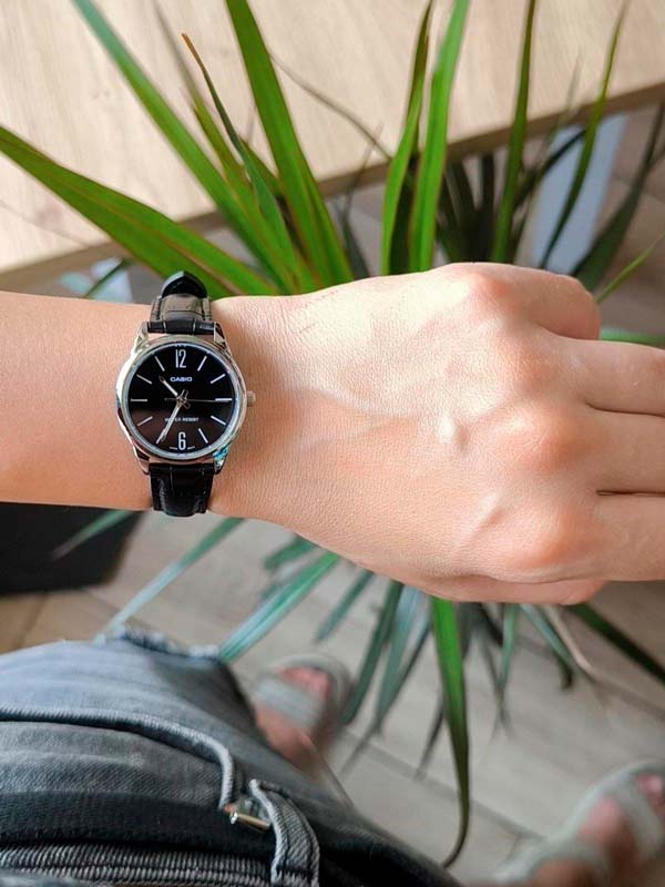 Casio LTP-V005L-1B Casio LTP-V005L-1B